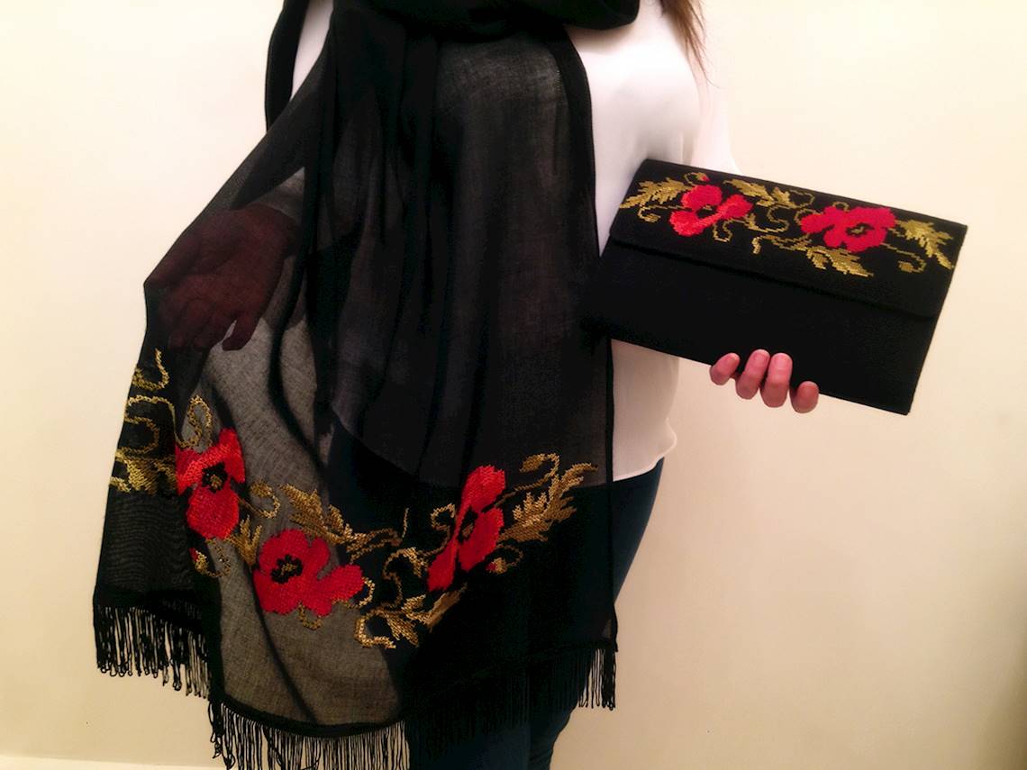 Shawl made from hand-embroidered najaf textile